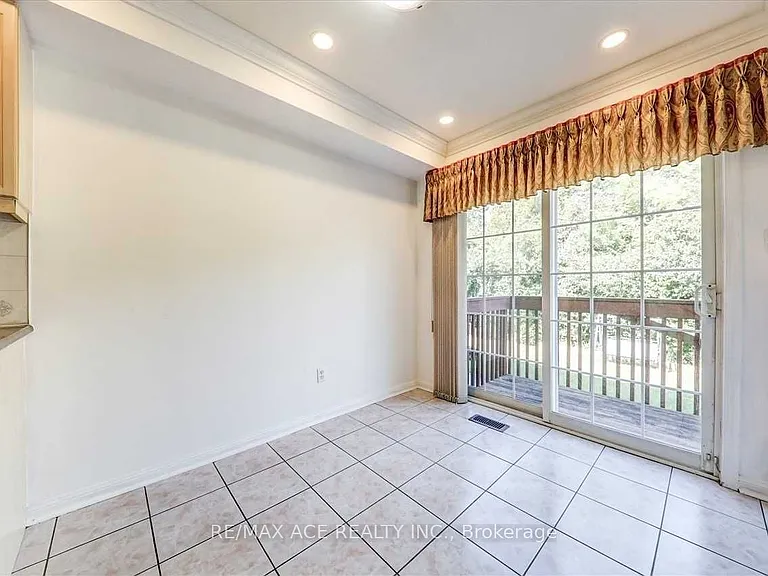35 Pitchpine Dr — Photo 18