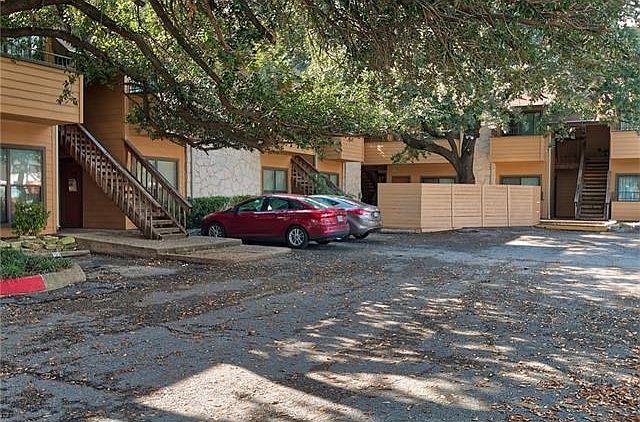 1st image of 2714 Nueces St APT 204