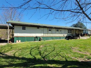 690 Madison St #7250, Huntsville, AR 72740