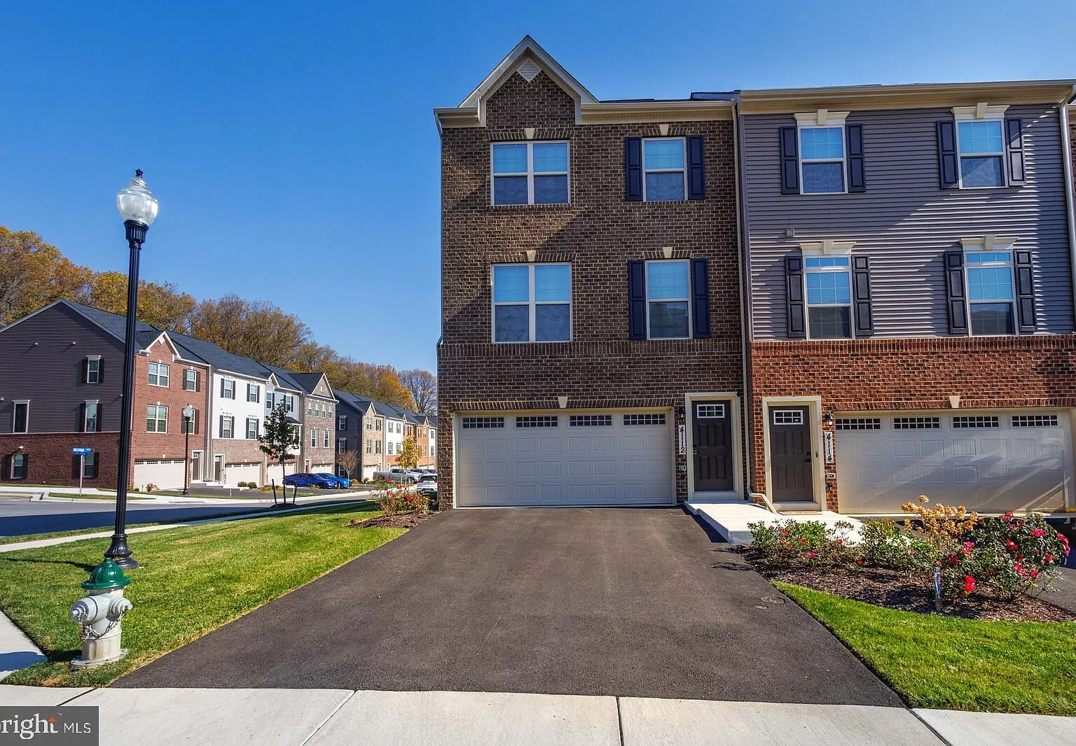 3 bed, 2.5 bath, 1970 sqft, $3,500 — Photo 2
