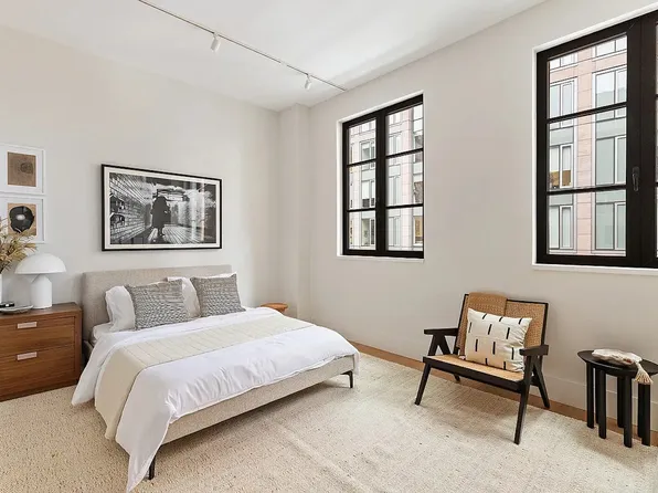 517 W 29th St APT 5F, New York, NY 10001