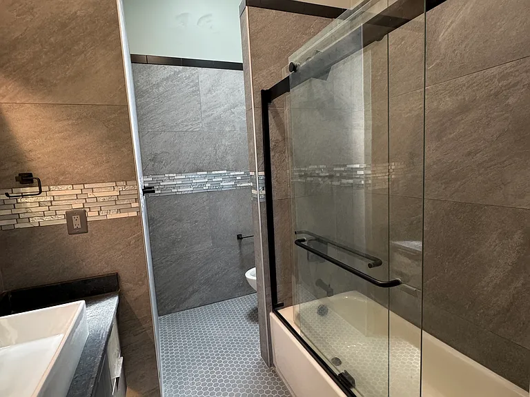 2031 Maryland Ave #3 — Photo 9