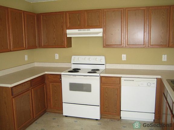 5th image of 206 Williams St