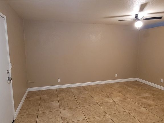 4th image of 305 N 10th St APT 31