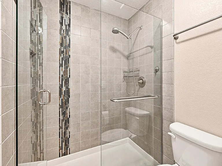 5671 Majestic Dr — Photo 23