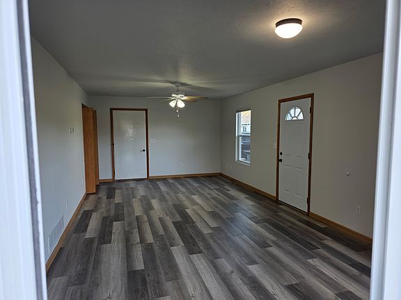 5th image of 202 N Greenville Rd
