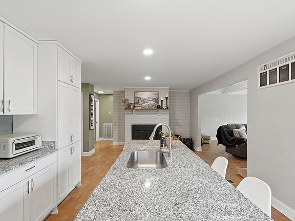 5th image of 244 Highwater Rd