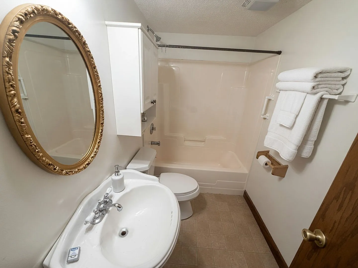 Four Bedroom - Two Bathroom Rambler in Burnsville — Photo 4