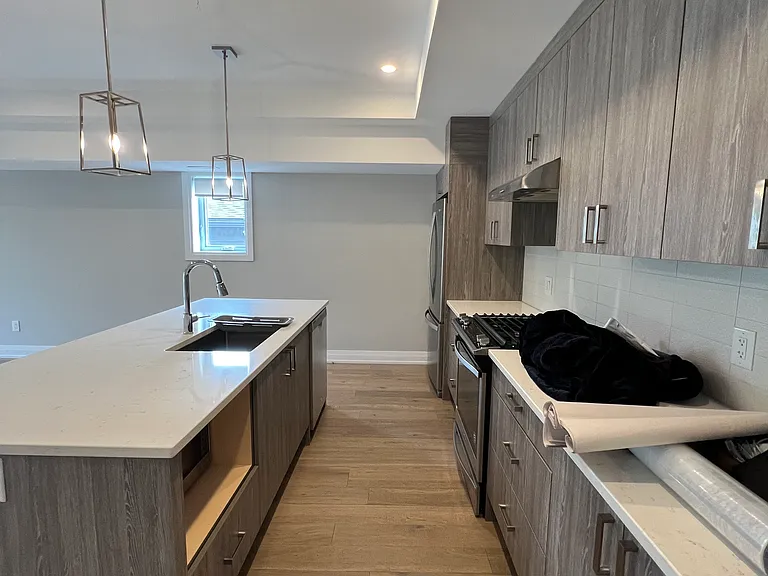 425 Ravenhill Ave #1 — Photo 2