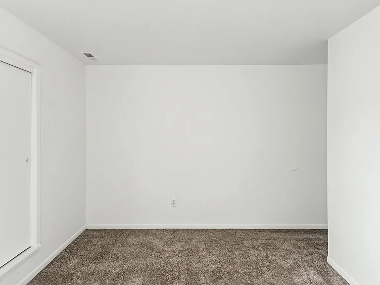 Kimberly Club Apartments — Photo 17