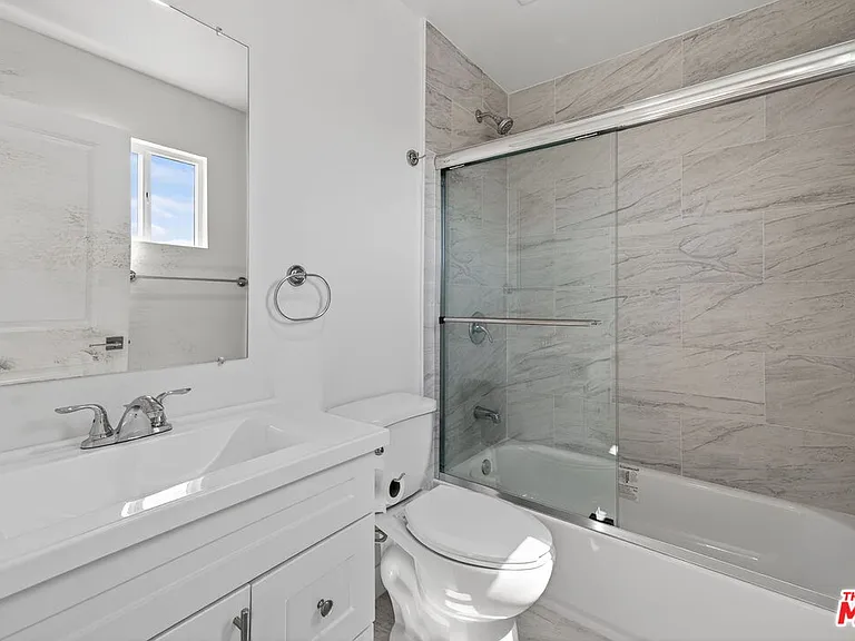 3436 Hunter St — Photo 38