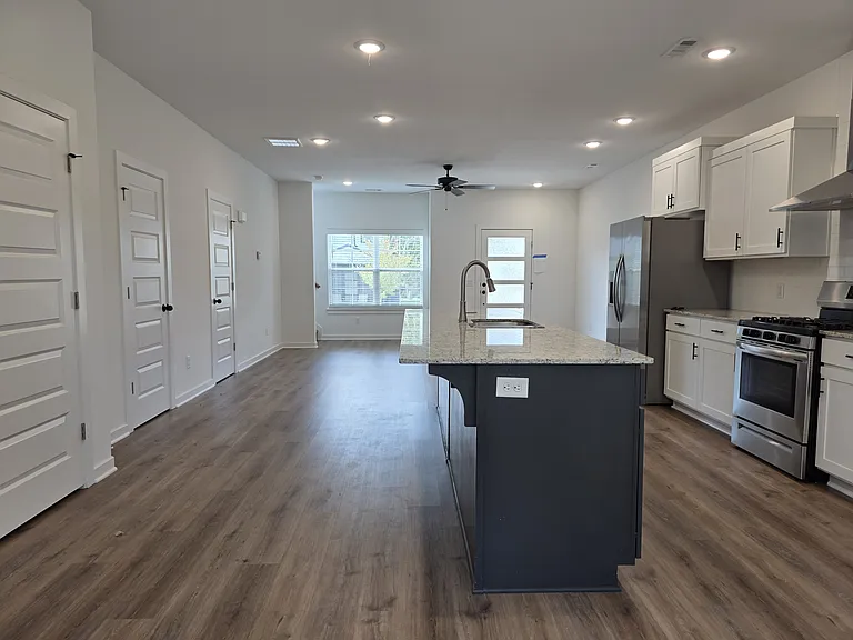 826 N Crater Ave #2 — Photo 6