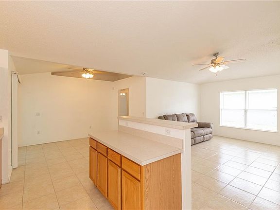 4th image of 1604 Redfin Dr
