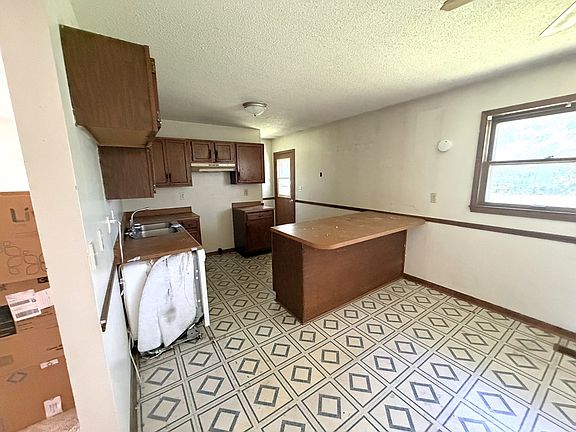 5th image of 205 E Herriman St