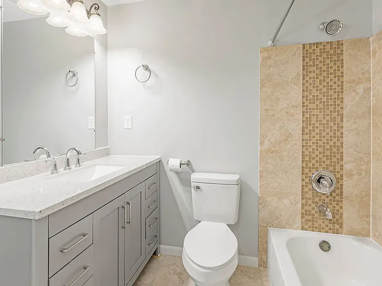 Bathroom with 48 inch vanity and linen closet