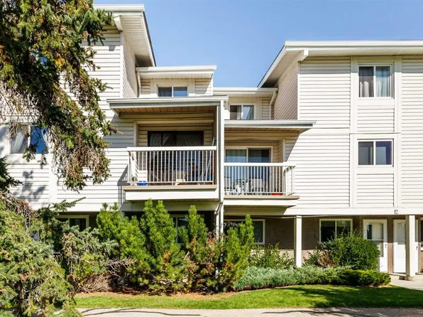 3015 N 51st St SW #16, Calgary, AB T3E 6N5