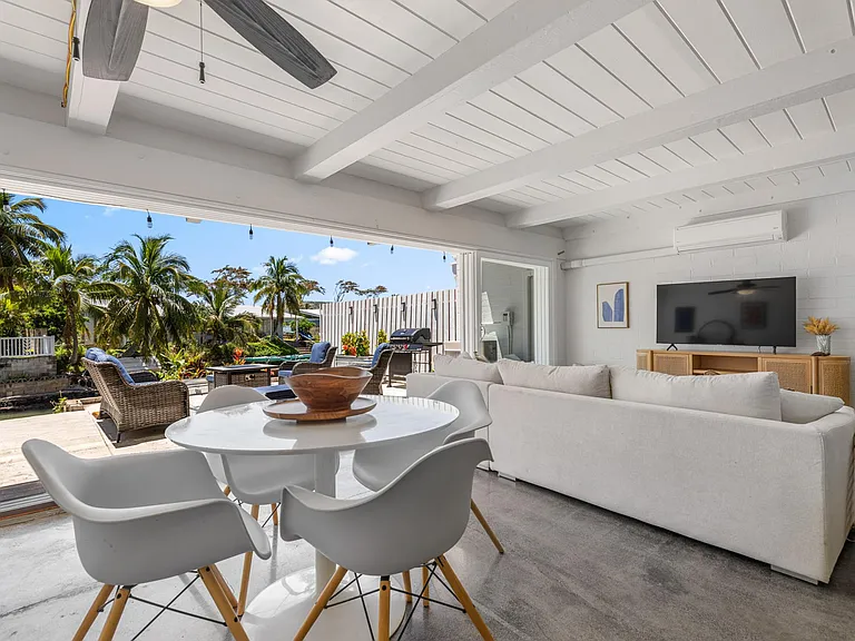 371 Kawaihae St — Photo 1