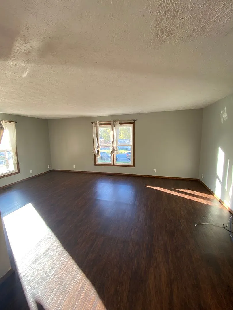1612 E Harrison St — Photo 4
