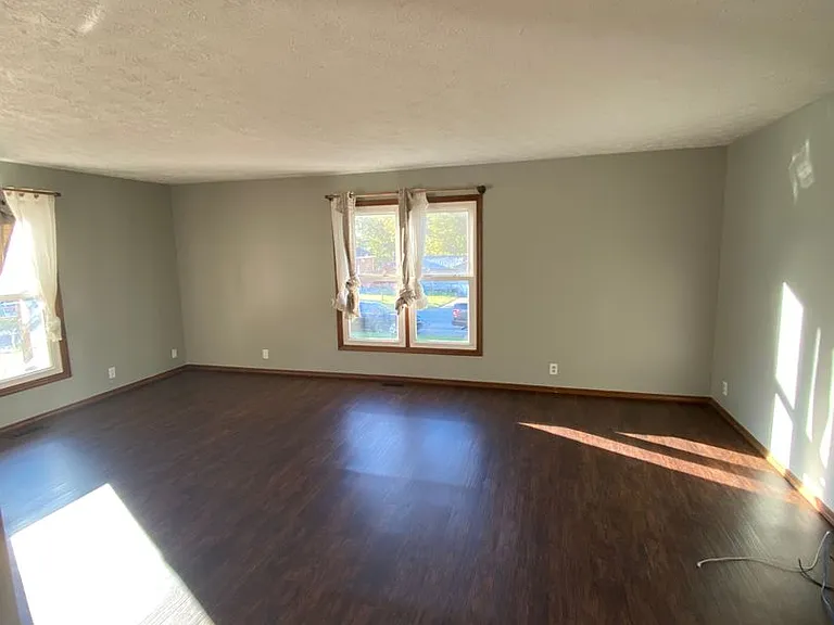 1612 E Harrison St — Photo 4