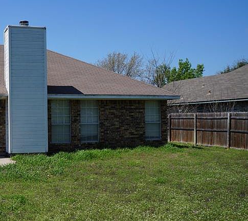 2nd image of 3112 N Bell Ave