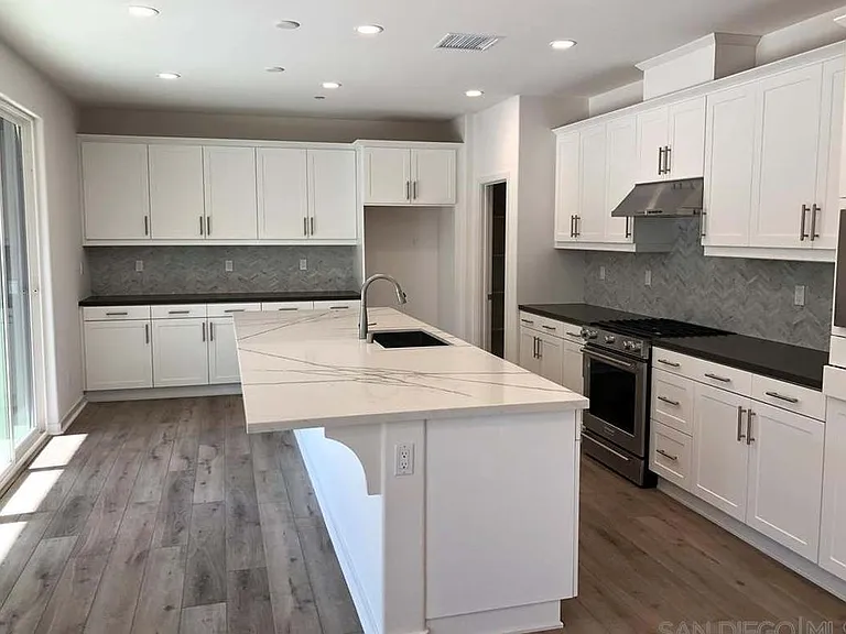 9020 Hightail Dr — Photo 14