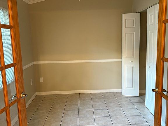 5th image of 1022 W Harbor Dr