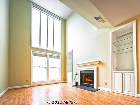 Living room - previous floor color