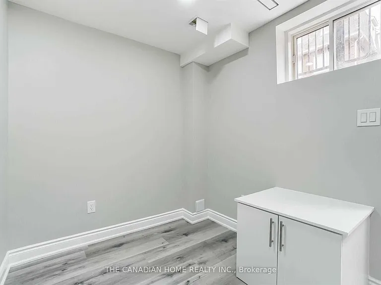 36 Enford Cres #BSMNT — Photo 7