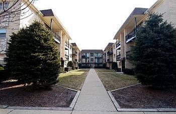 1st image of 6555 N Harlem Ave APT 1W