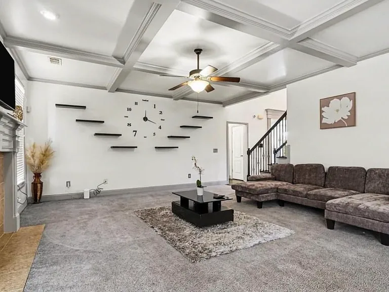 1638 Great Shoals Cir SW — Photo 5