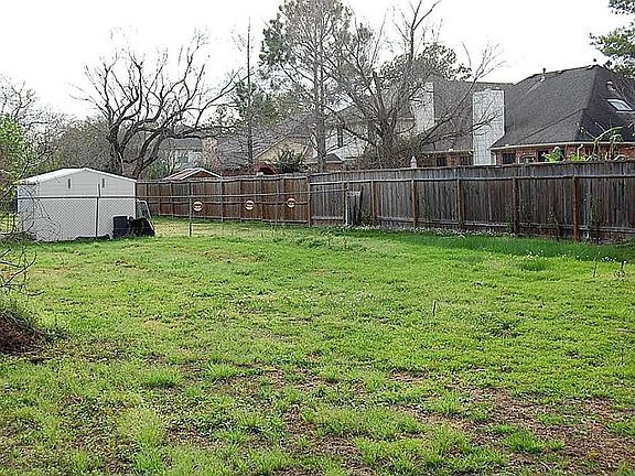 3rd image of 2408 Longwood Dr