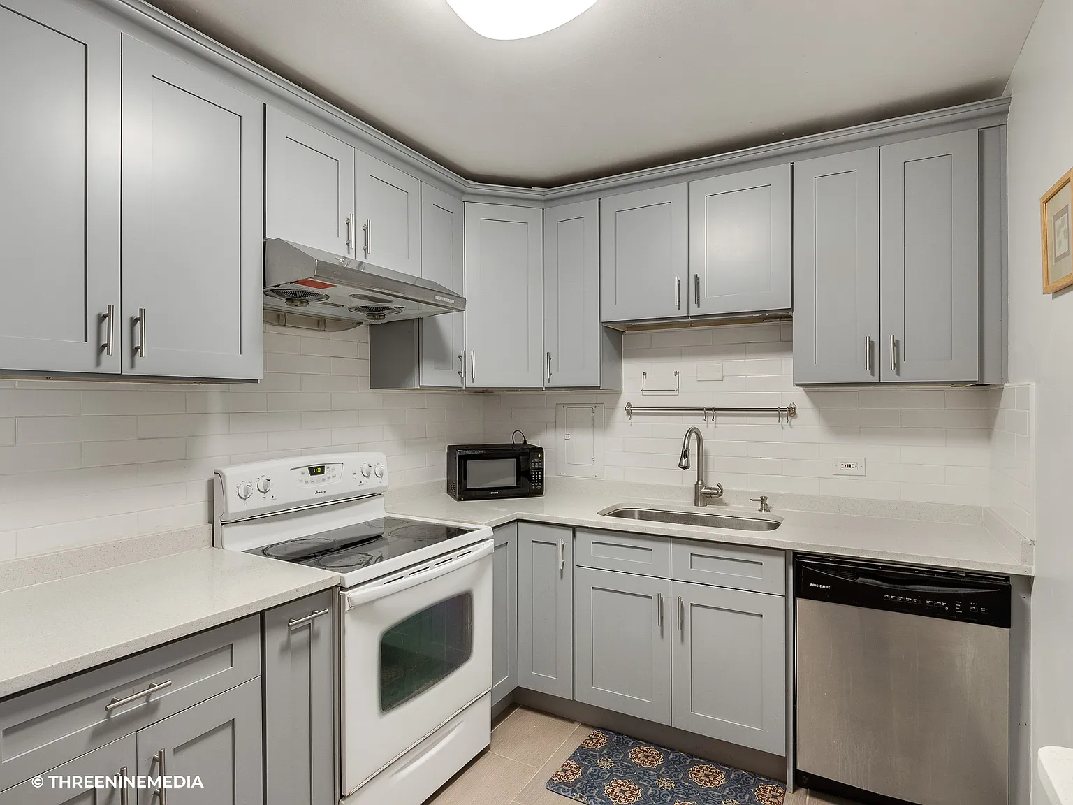 3 bed, 2.5 bath, 1300 sqft, $2,500 — Photo 3