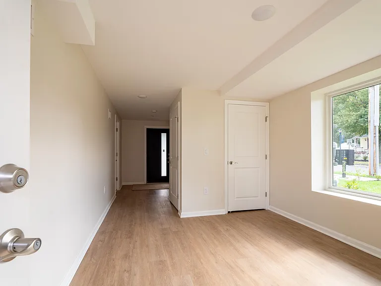 97 Main St #1 — Photo 19