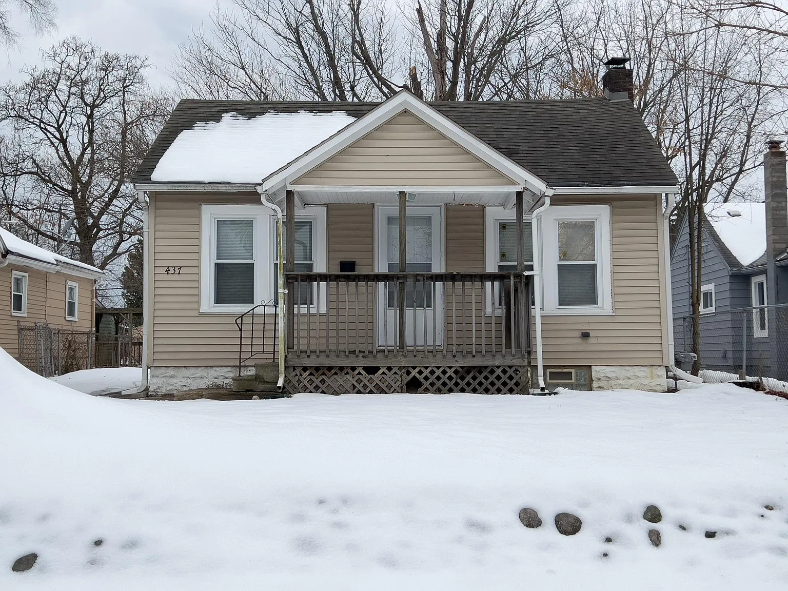 437 Cameron Ave photo 1