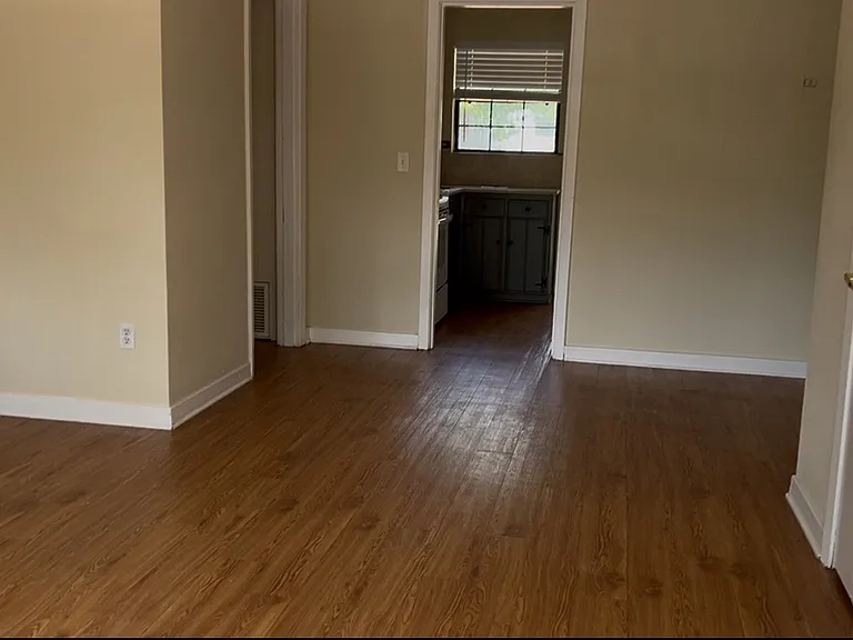 60 Wolverine Ave — Photo 8