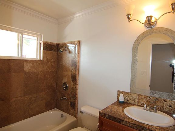 2nd image of 6223 Auckland Ave APT 4