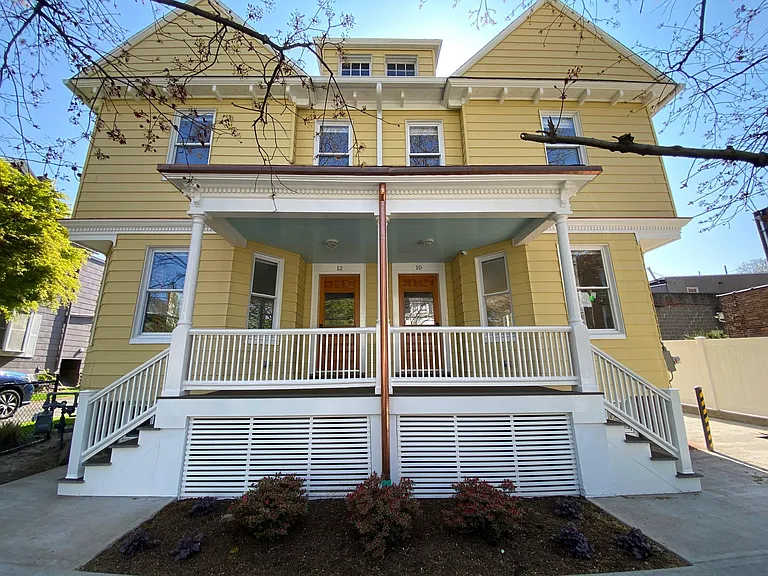 10 N Dutcher St — Photo 1
