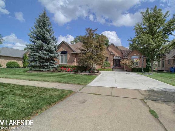 3rd image of 51186 Westwood Dr