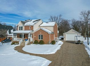 5S263 Middle Rd, Naperville, IL 60563