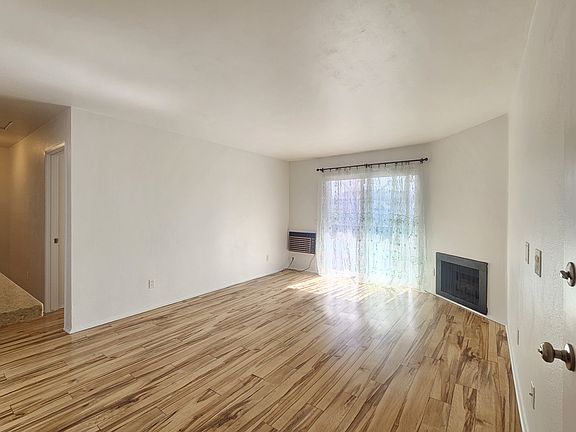 5th image of 203 Woodland Pkwy