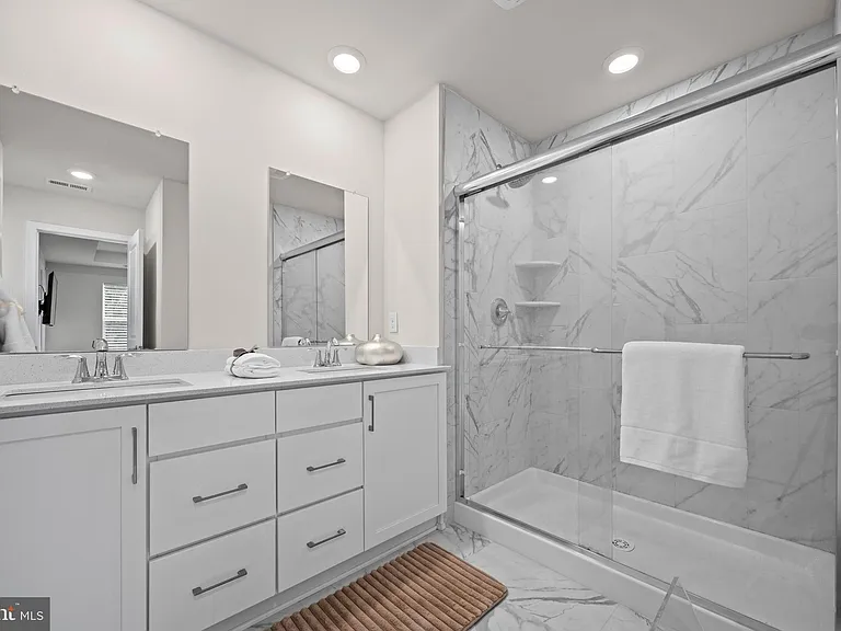 4830 Franklin Cir — Photo 10