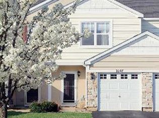2097 Limestone Ln, Carpentersville, IL 60110