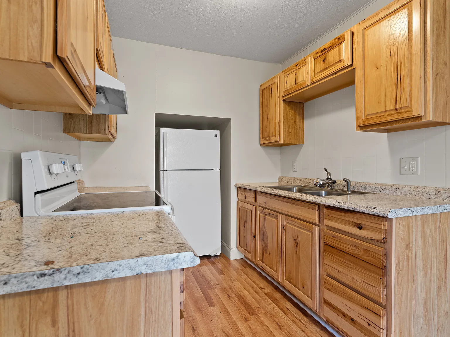 Cedar Crest Apartments — Photo 3