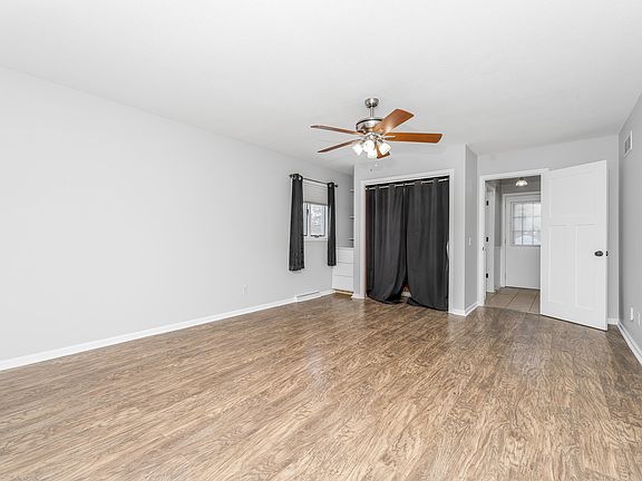 5th image of 2657 Thayer Ave