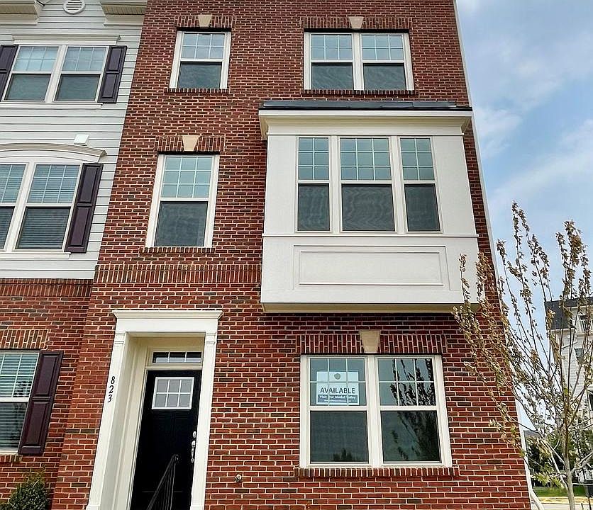 1st image of 823 Sawback Sq NE