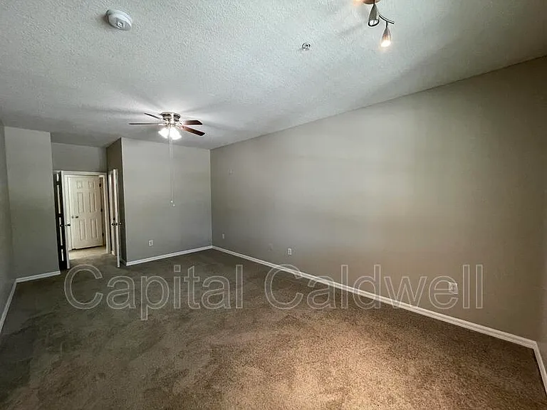 2010 E Palm Ave #15206-Y15206 — Photo 14