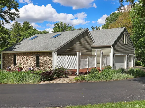 1504 N Denali Trl, McHenry, IL 60050