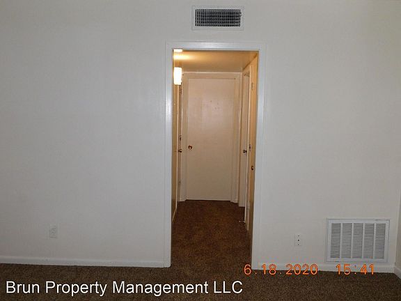 4th image of 2716 Holbrook Dr APT 8