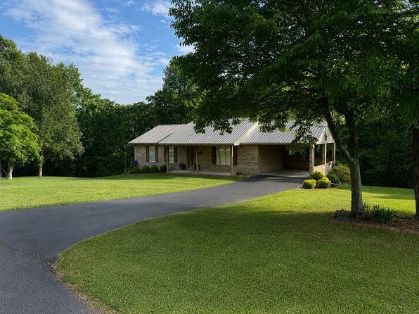 88 Chestnut Dr