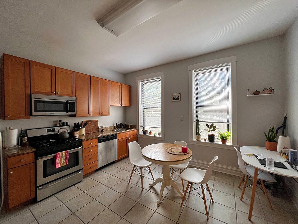 1st image of 1231 N Greenview Ave #5J